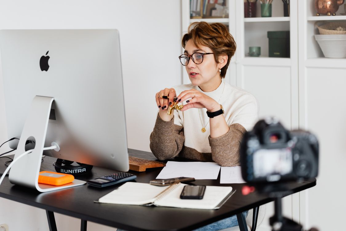 PodSpace Paris 2e — studio podcast à la location à l'heure, micro professionnel